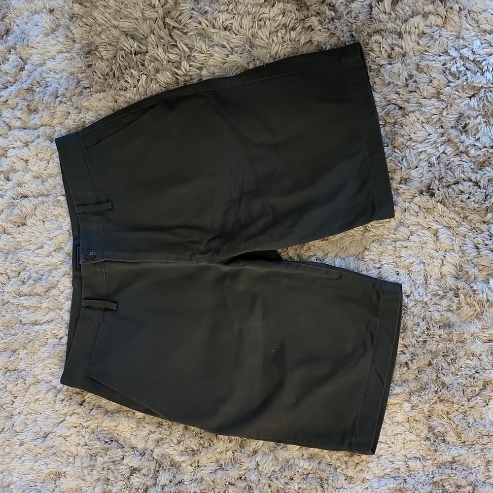 Gap Khakis Black Shorts (Size 33)